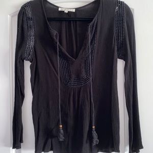 Linen black shirt with open design